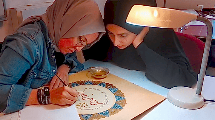 BERNA KARABULUT HOCAMIZLA KLASİK SANATLAR ALTUNİZADE'DE TEZHİP DERSLEERİ